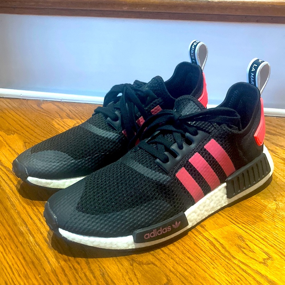adidas Originals Men's NMD_R1 Legacy Sneaker, Black/Signal Pink/White, Sz 11